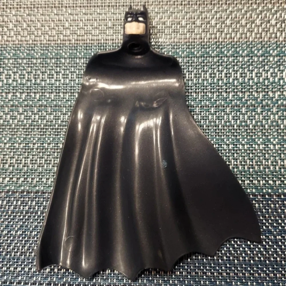 1997 BATMAN & ROBIN LOT OF 4 ACTION FIGURES AND 5 ADDITIONAL CAPES